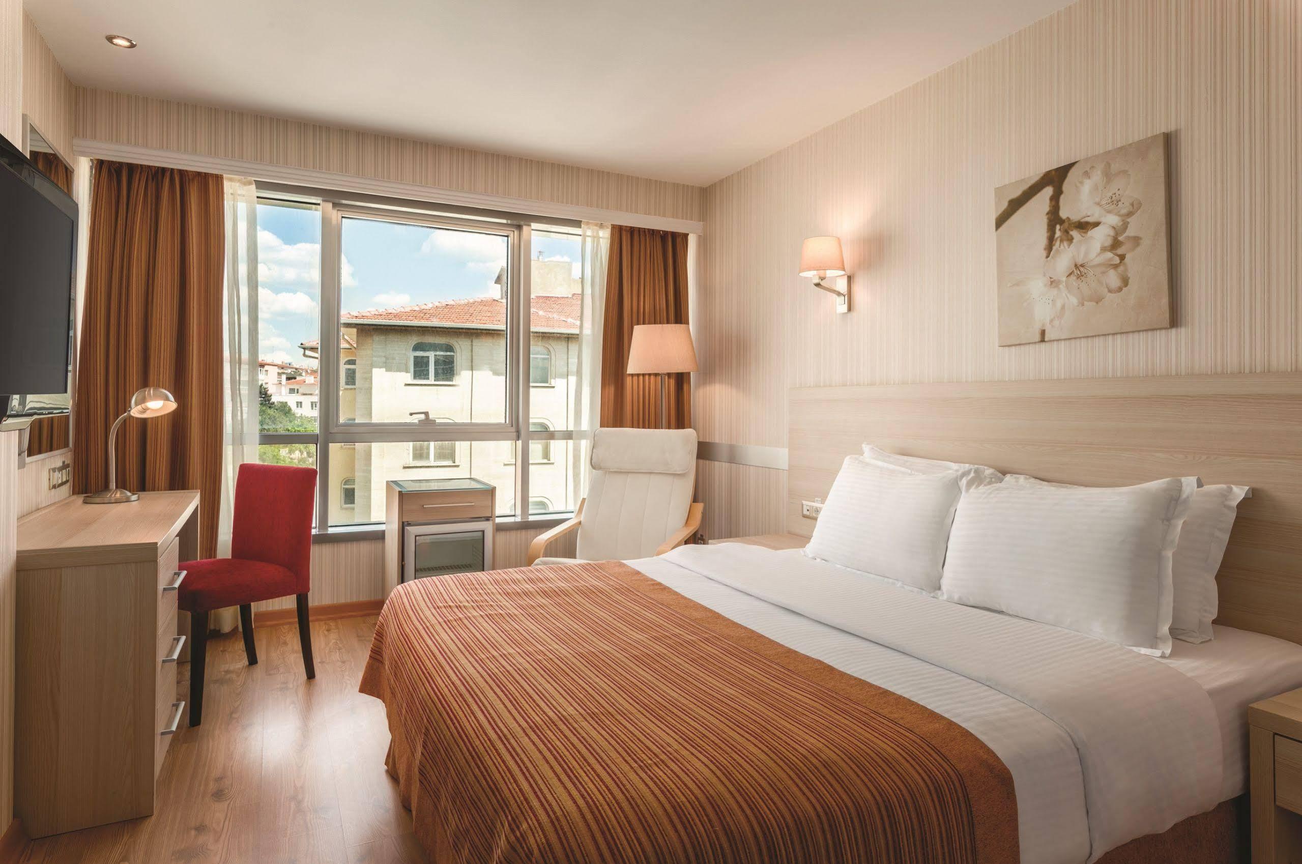 รามาดา บาย วินด์แฮม อังการา Hotel ภายนอก รูปภาพ